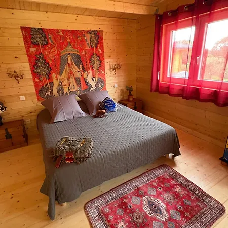 Du Sanglier Magique - Hommage Au Célèbre Sorcier Chalet Boutenac