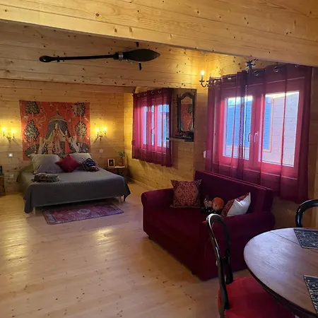 Chalet Du Sanglier Magique - Hommage Au Célèbre Sorcier Boutenac